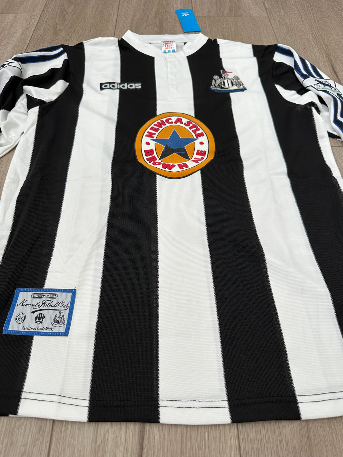 Newcastle Alan Shearer #9 1995/97 Home Long Sleeve Retro Soccer Jersey Men Size