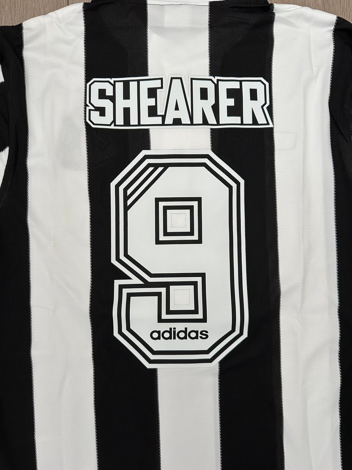 Newcastle Alan Shearer #9 1995/97 Home Long Sleeve Retro Soccer Jersey Men Size