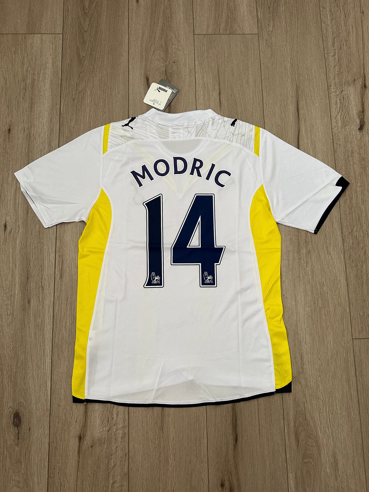 Tottenham Luka Modric #14 2009/10 Home White Retro Soccer Jersey Men