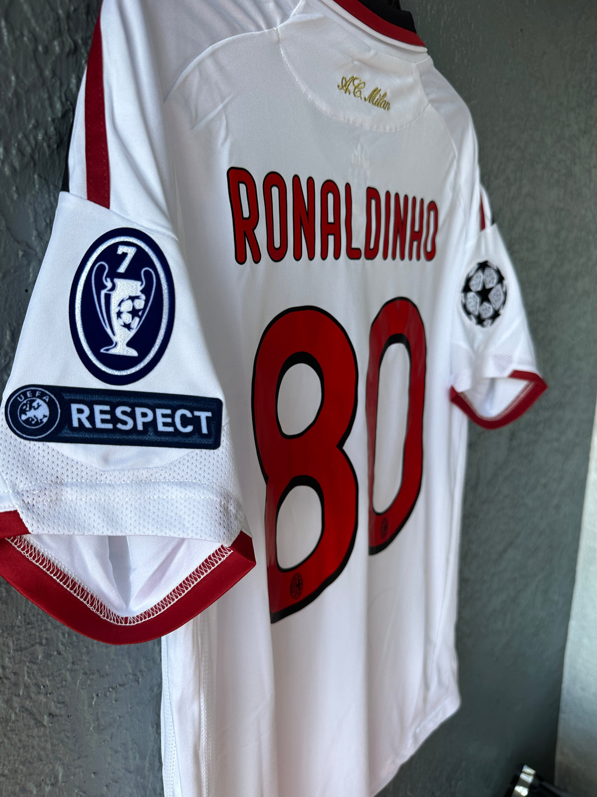 Milan 2009/10 Away Retro Soccer Jersey – Ronaldinho #80 – Men’s