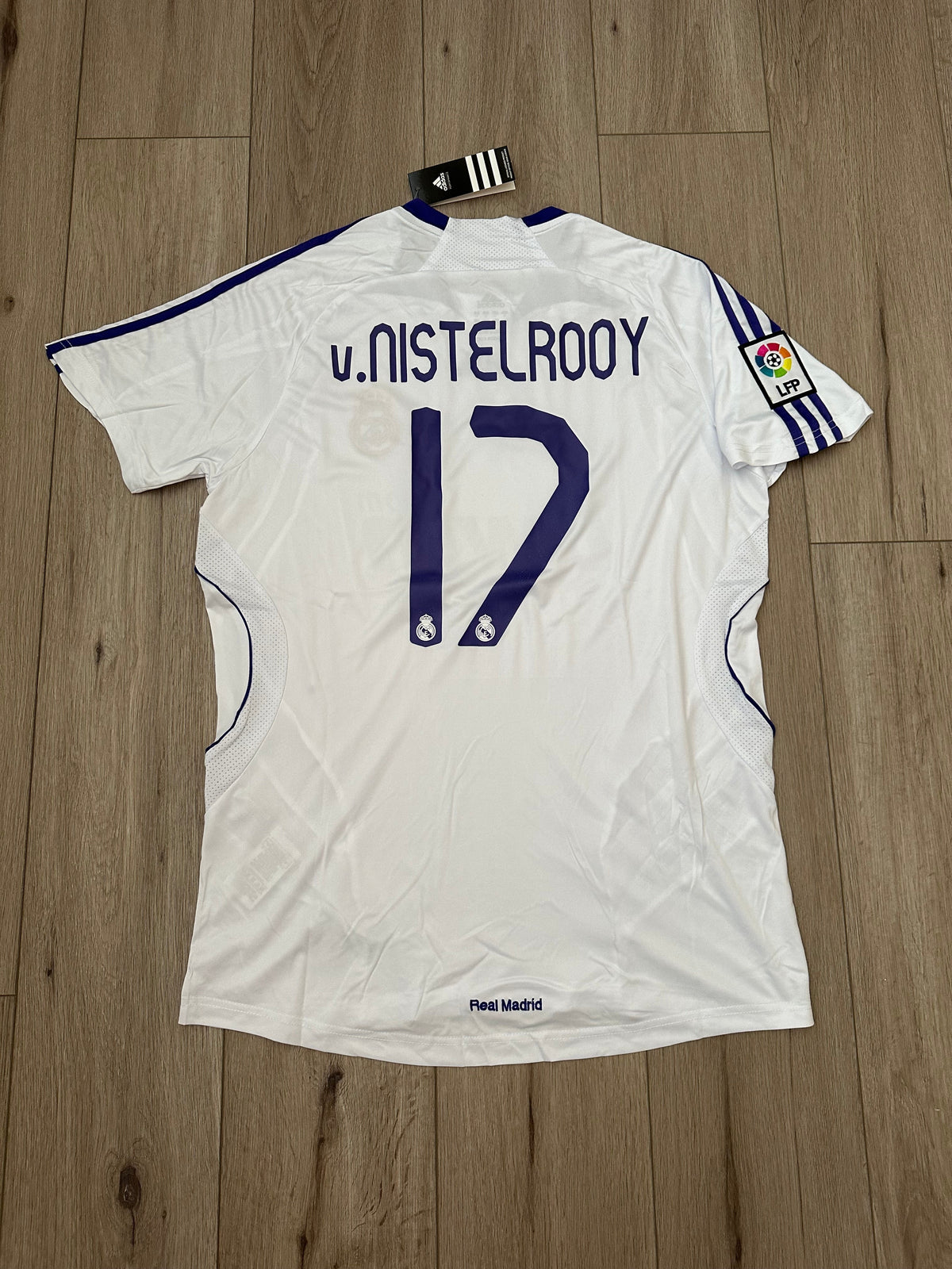 Real Madrid 2007/08 Home Retro Soccer Jersey – Ruud van Nistelrooy #17 – White – Men’s