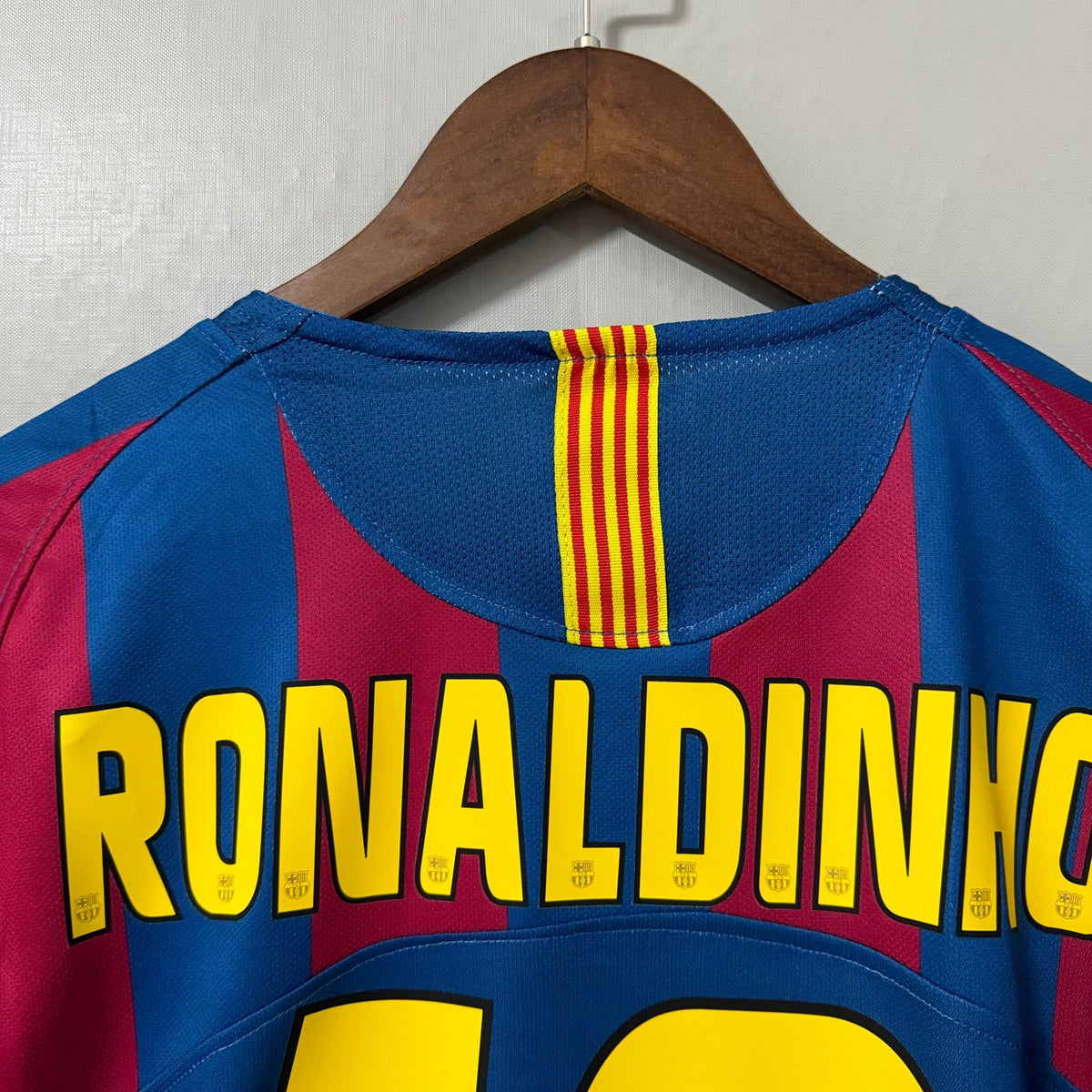 Barcelona 2005/06 Home (UCL Final) Retro Soccer Jersey