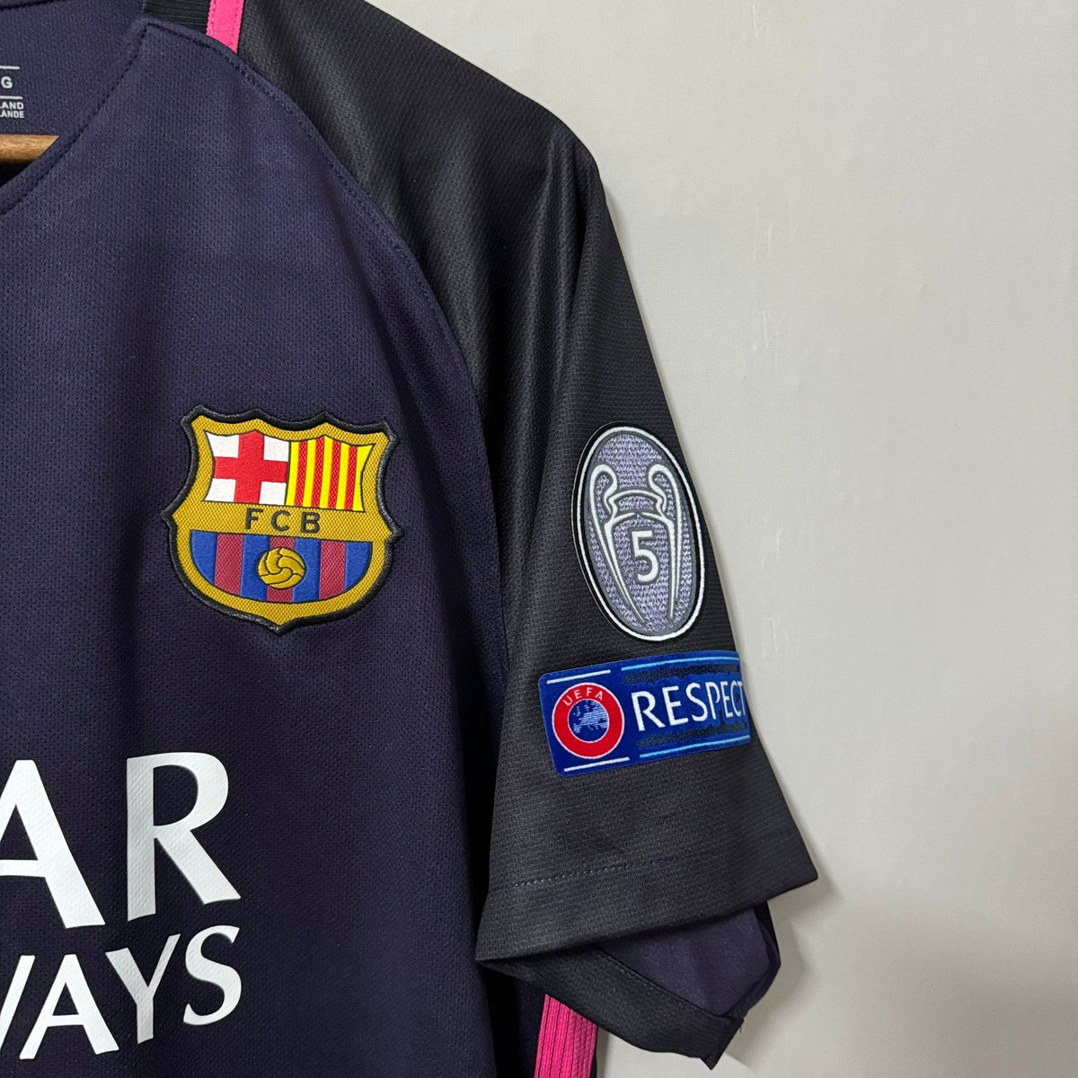 Barcelona 2016/17 Away Retro Soccer Jersey