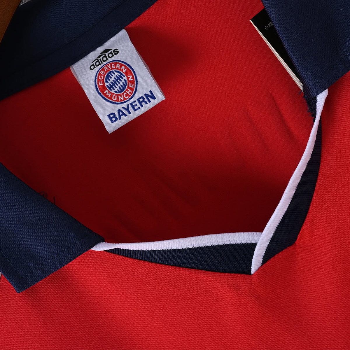 Bayern Munich 1999/01 Home Retro Soccer Jersey