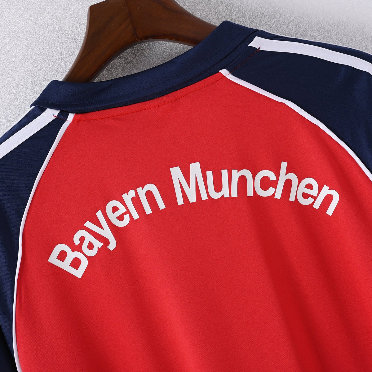 Bayern Munich 1999/01 Home Retro Soccer Jersey