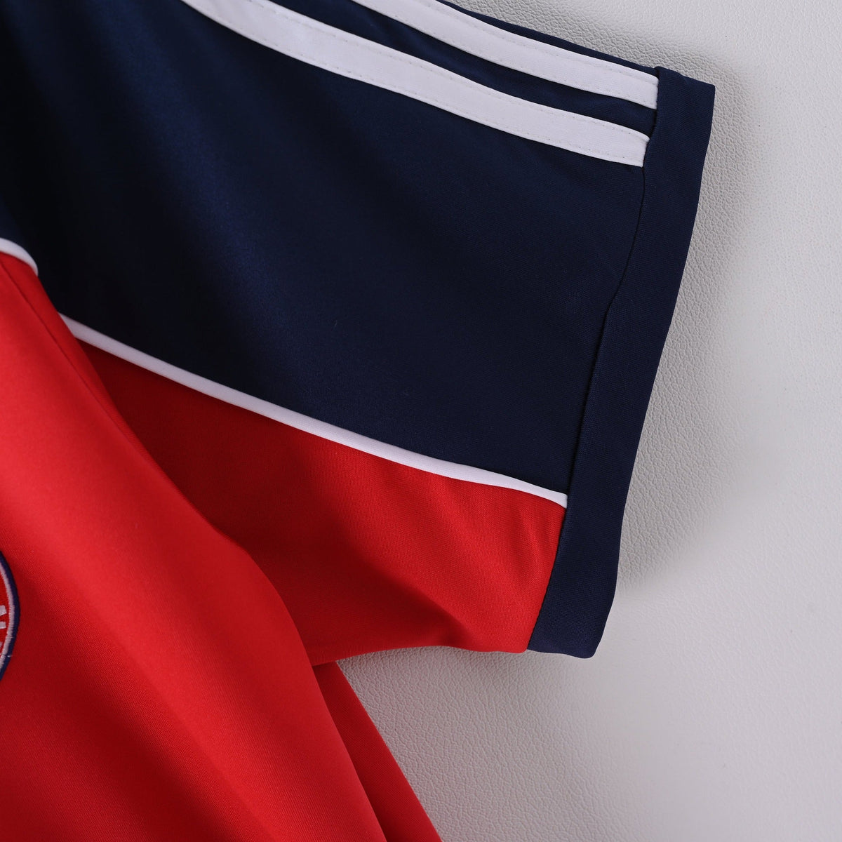 Bayern Munich 1999/01 Home Retro Soccer Jersey